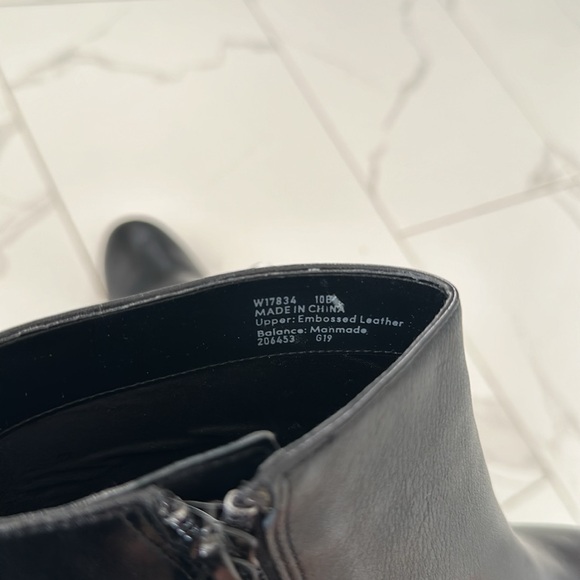 𝅺Cole Haan Nella Black Leather & Crocodile Ankle Bootie Almond Toe Size 10 - Picture 14 of 14